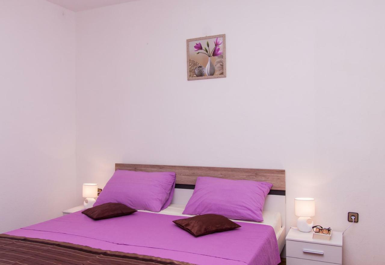 Nadalina * Kaštel Stari